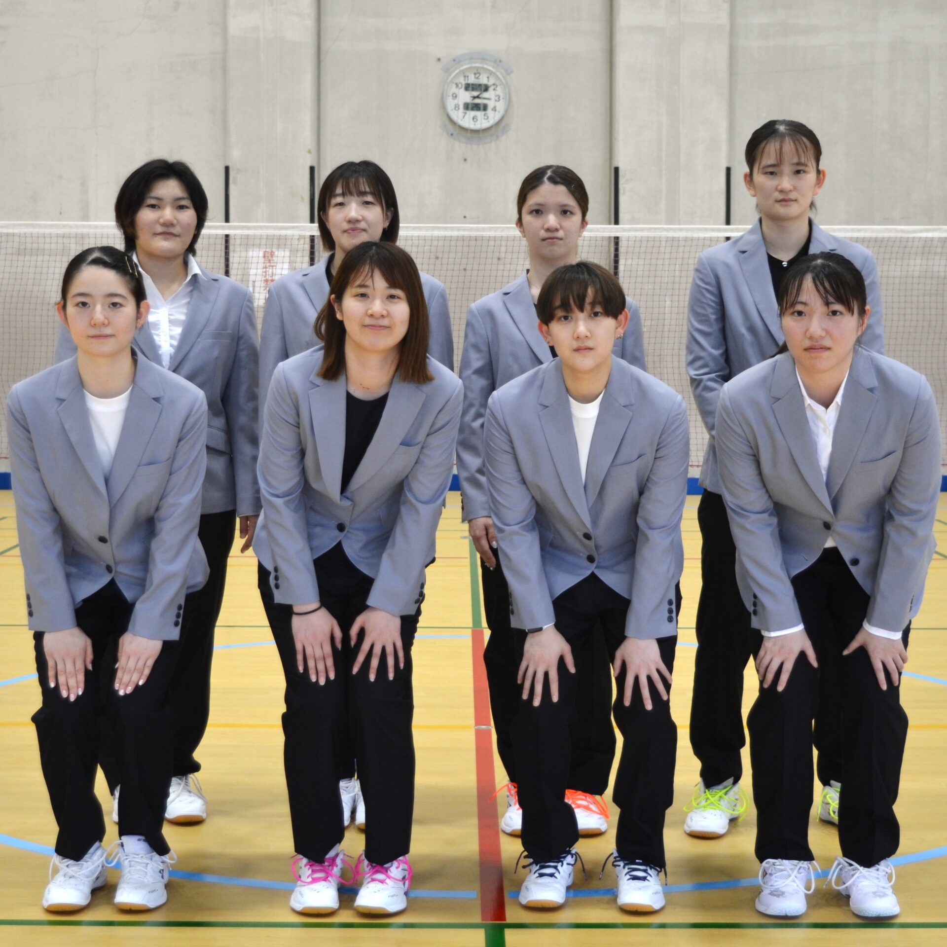 「チアフル鳥取」へオーダースーツを贈呈しましたサムネイル